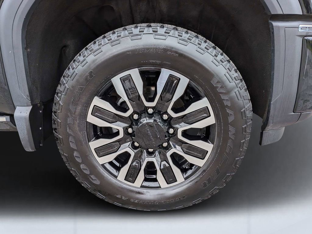 Used 2025 GMC Sierra 2500 Denali Ultimate image 10