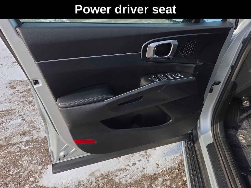 Used 2022 Kia Sorento S w/ Panoramic Sunroof Package image 13