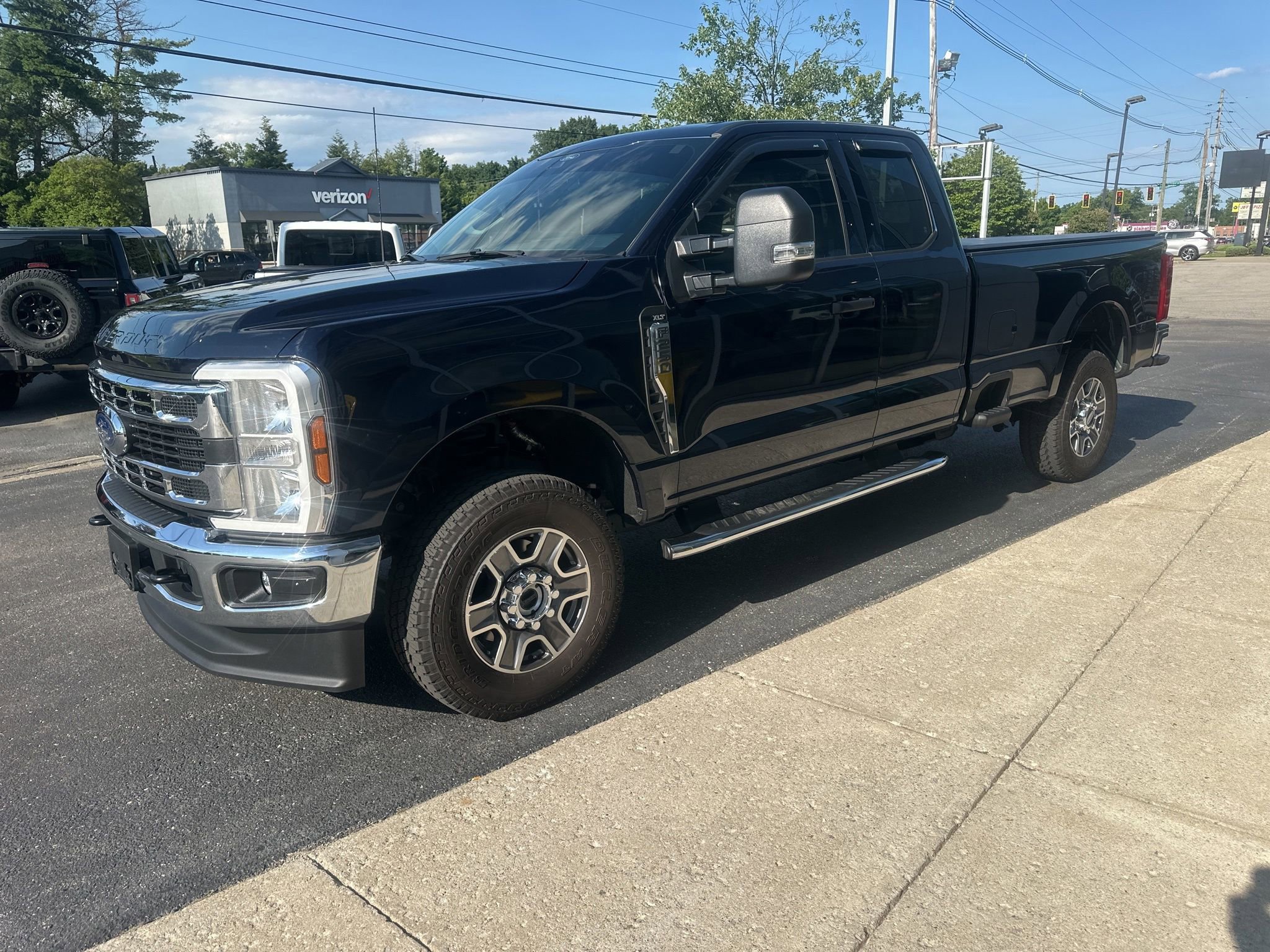 Used 2025 Ford F250 XL w/ FX4 Off-Road Package AWD/4WD image 5