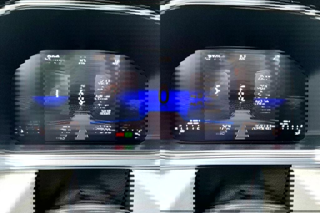 Certified 2025 Volkswagen Taos SE w/ Panoramic Sunroof Package image 23