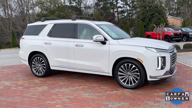 Used 2024 Hyundai Palisade Calligraphy image 3