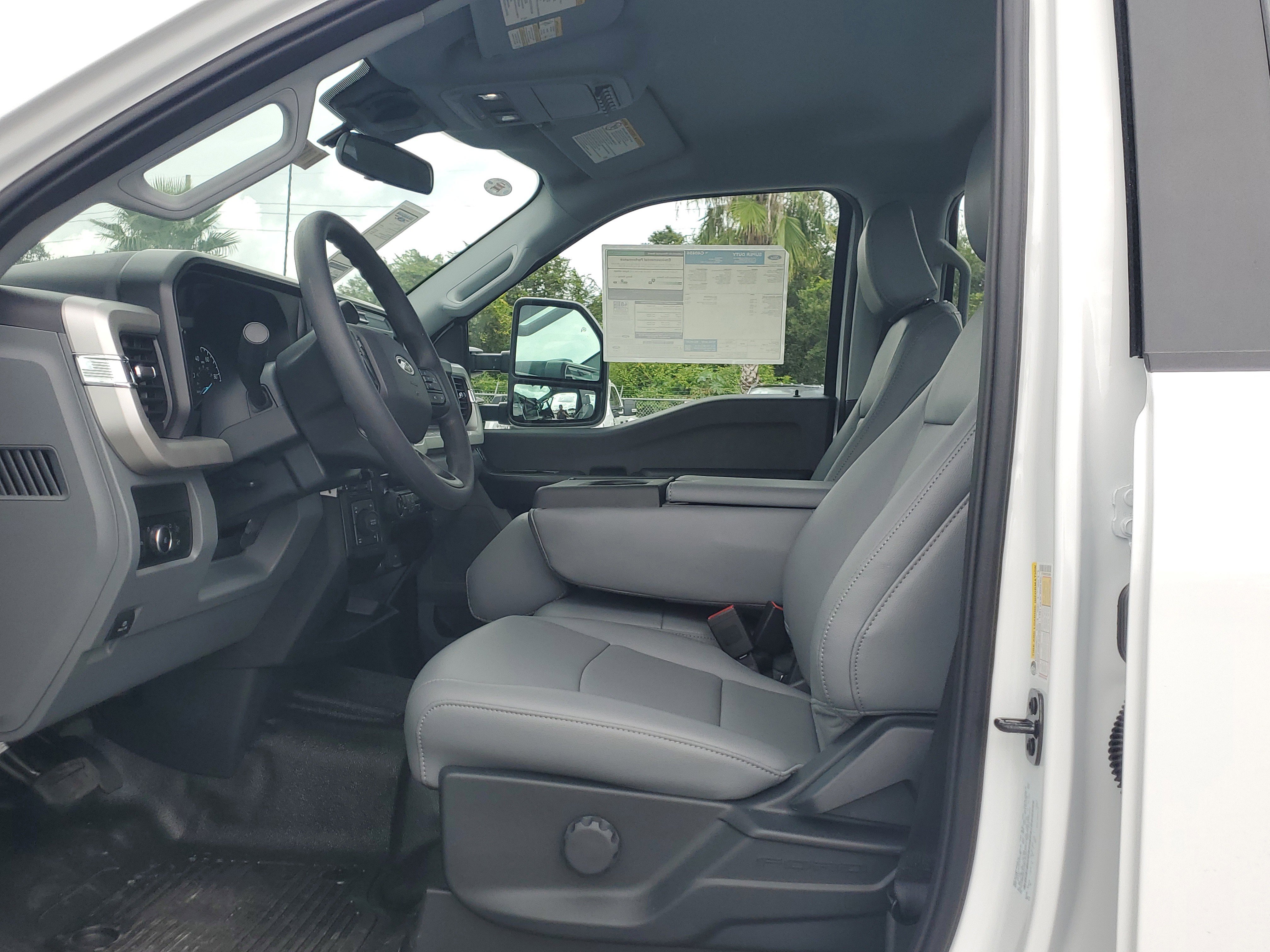 New 2026 Ford F250 XL w/ XL Chrome Package image 17