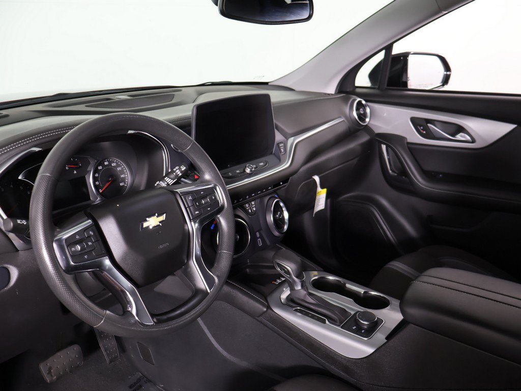 Used 2024 Chevrolet Blazer LT w/ Convenience Package FWD image 27