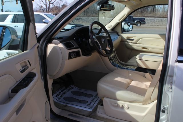 Used 2007 Cadillac Escalade EXT w/ Information Package image 15