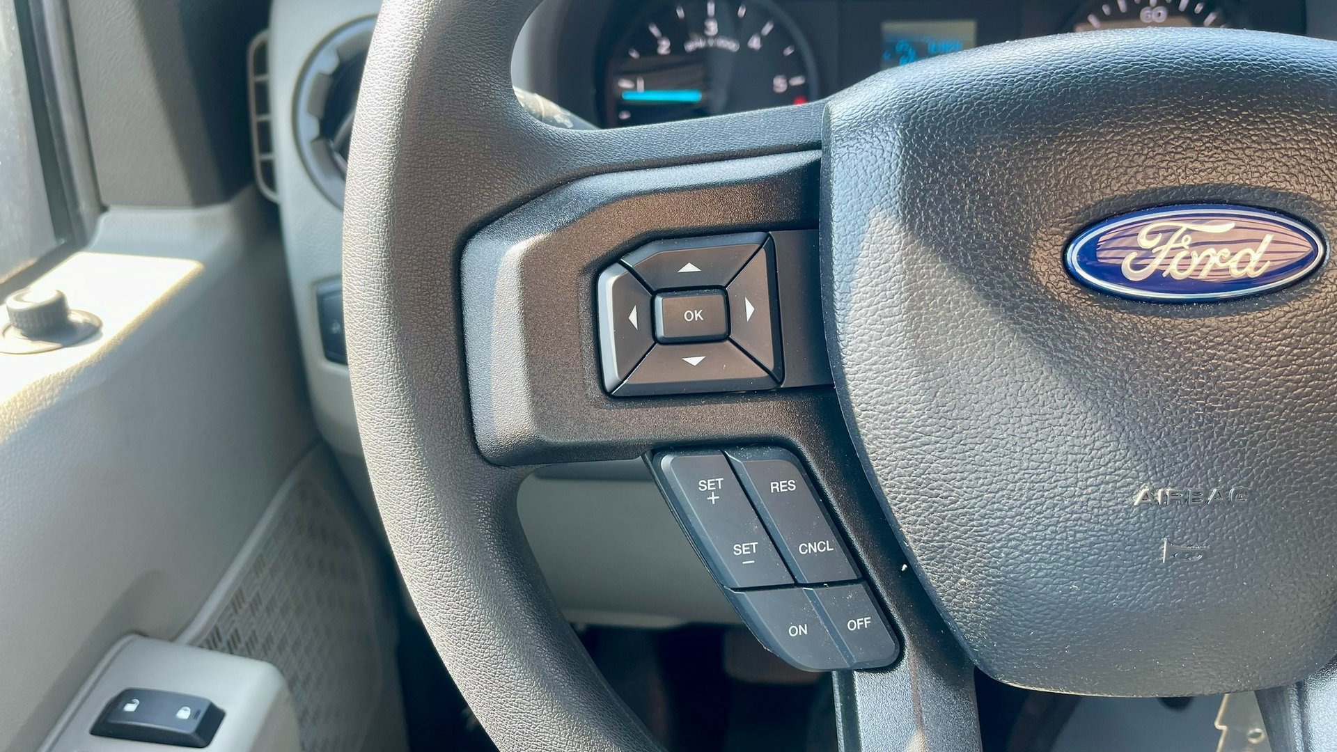 New 2024 Ford E-350 and Econoline 350 Super Duty w/ Power Windows & Locks Group RWD image 25