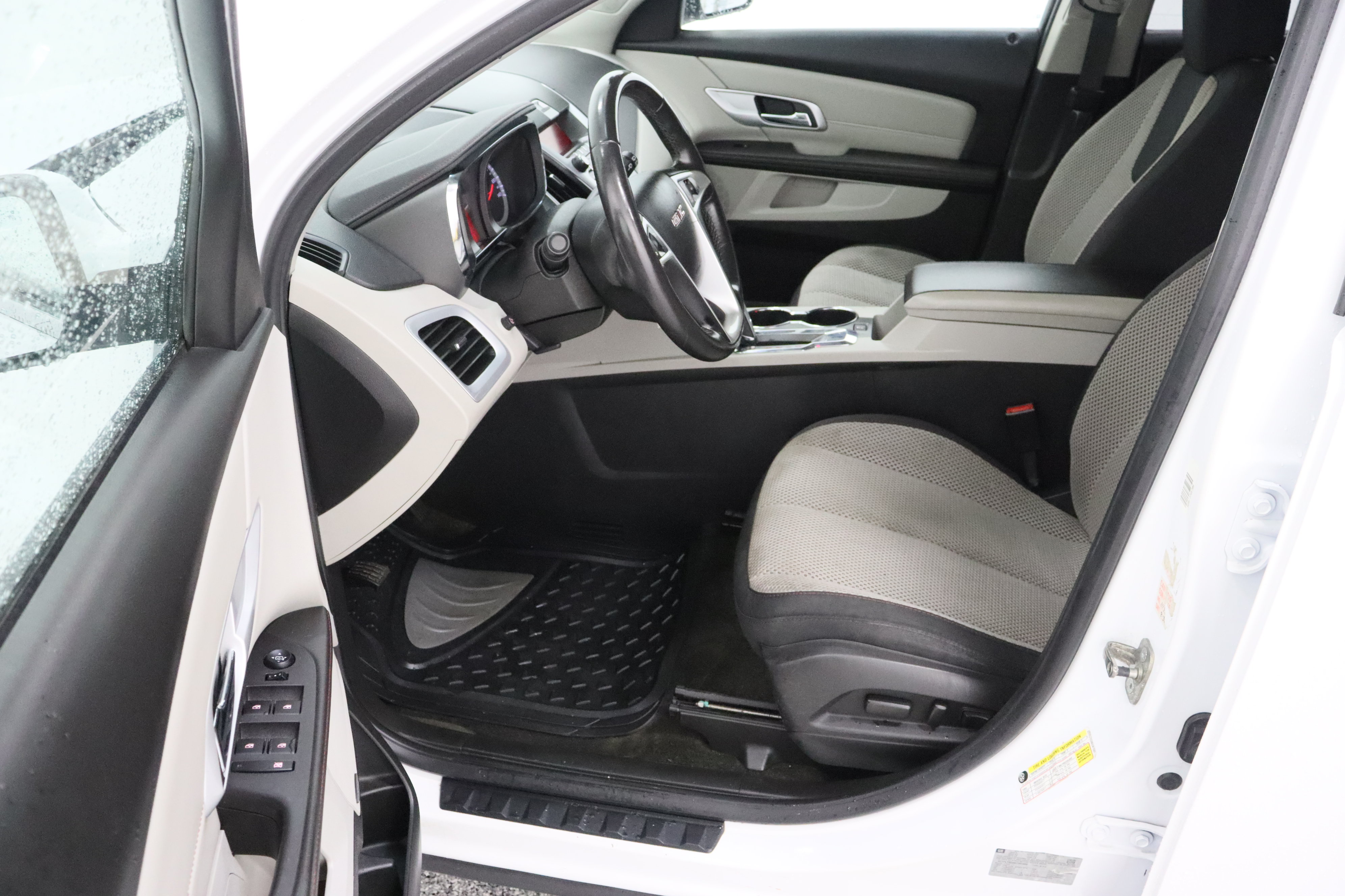 Used 2011 GMC Terrain SLE AWD/4WD image 14