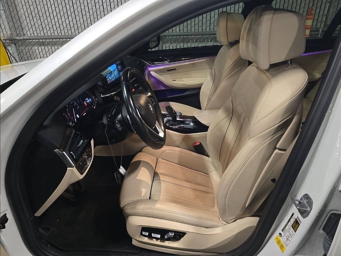 Used 2018 BMW 540i w/ Premium Package RWD image 6