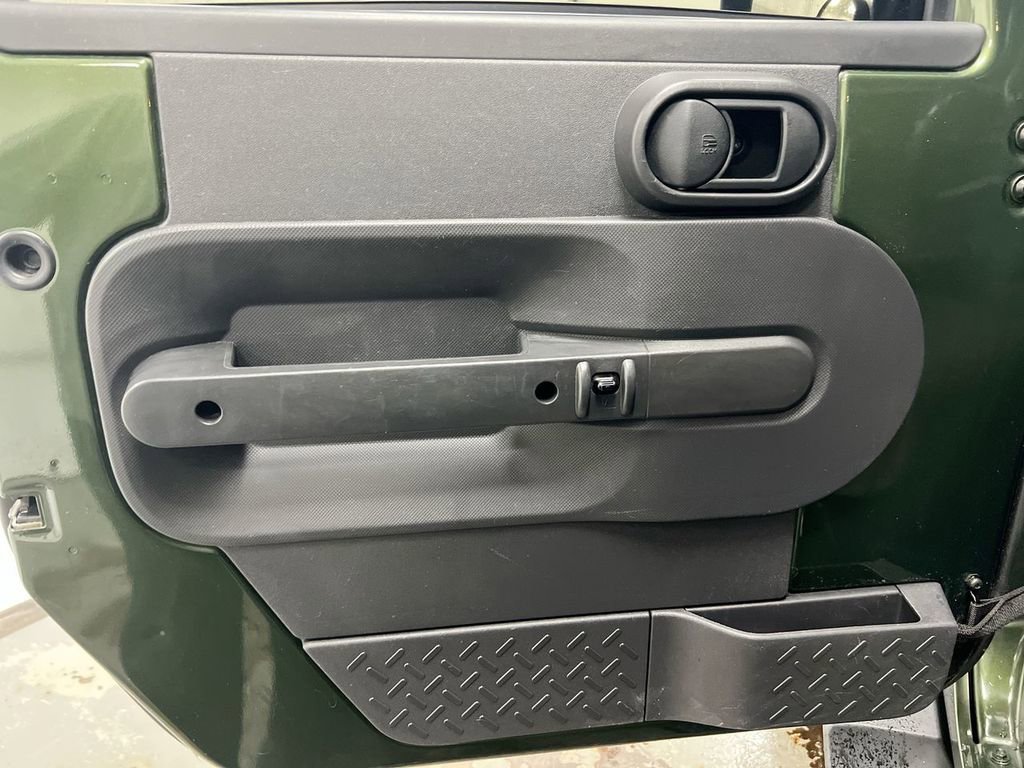 Used 2008 Jeep Wrangler Sahara w/ Dual Top Group image 18