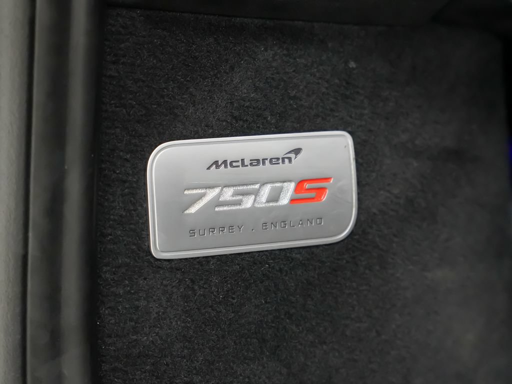 Used 2026 McLaren 750S Spider RWD image 21