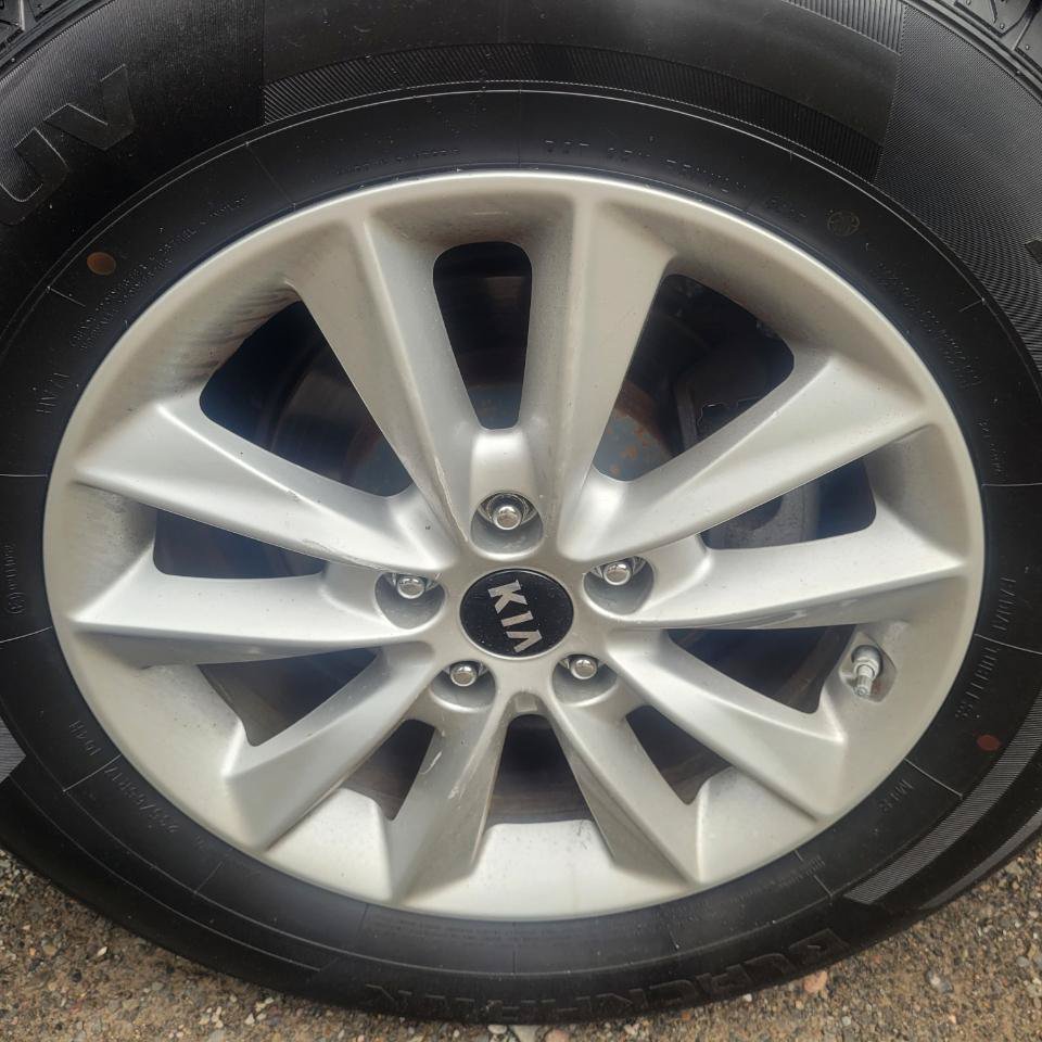 Used 2020 Kia Sorento LX AWD/4WD image 46