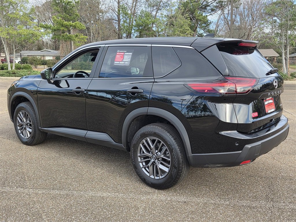 Certified 2025 Nissan Rogue S image 3