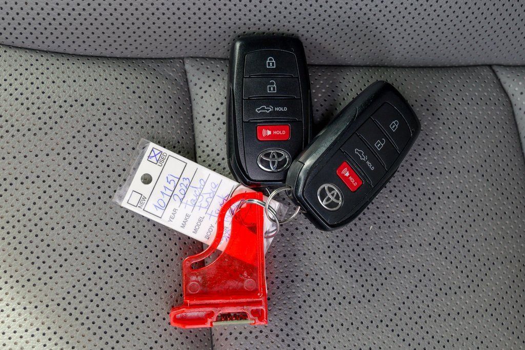 Used 2023 Toyota Tundra Limited image 55