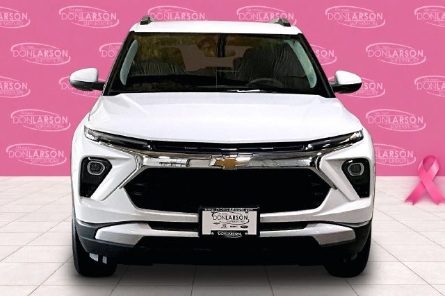 Used 2025 Chevrolet TrailBlazer LT AWD/4WD image 2