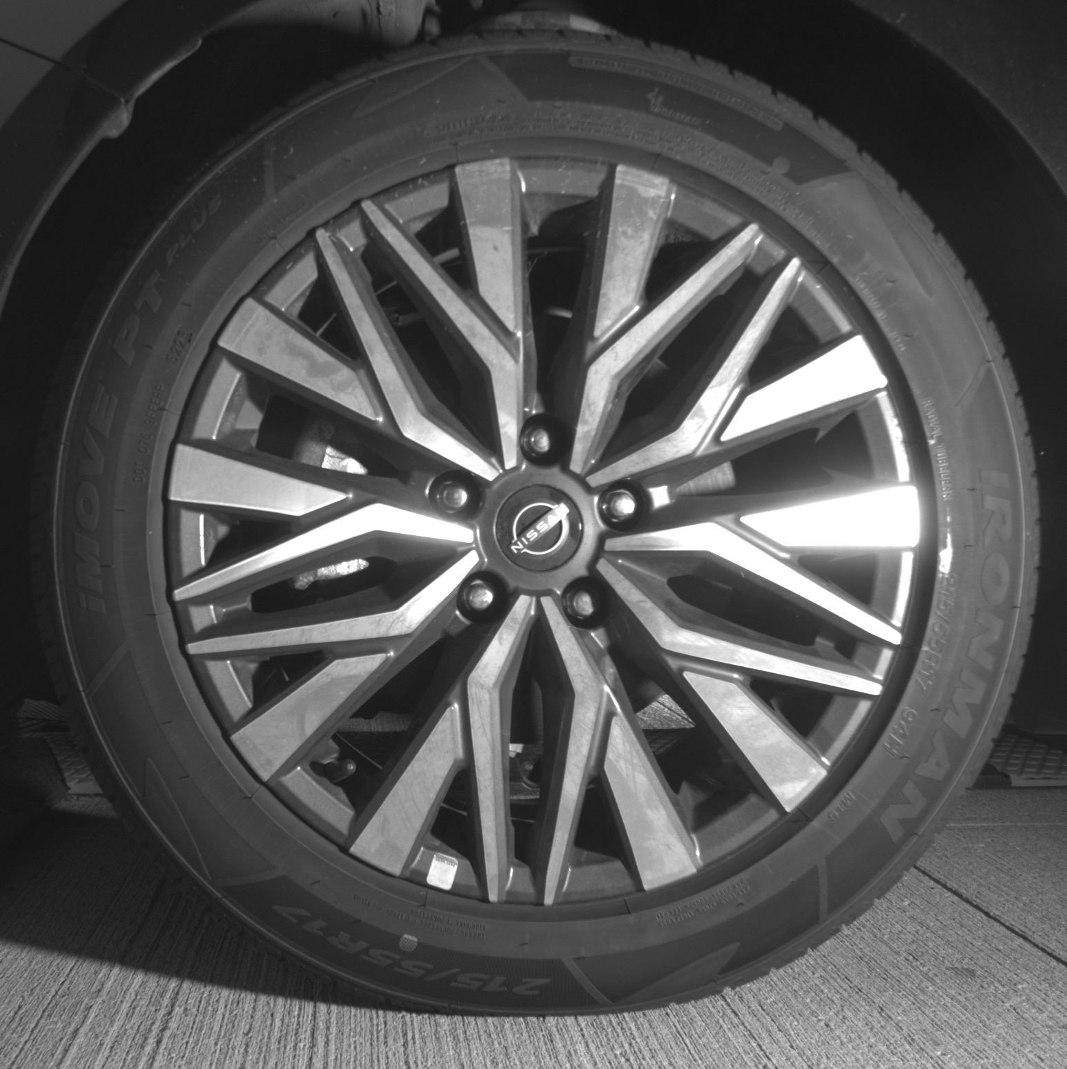 Used 2025 Nissan Altima 2.5 SV FWD image 12