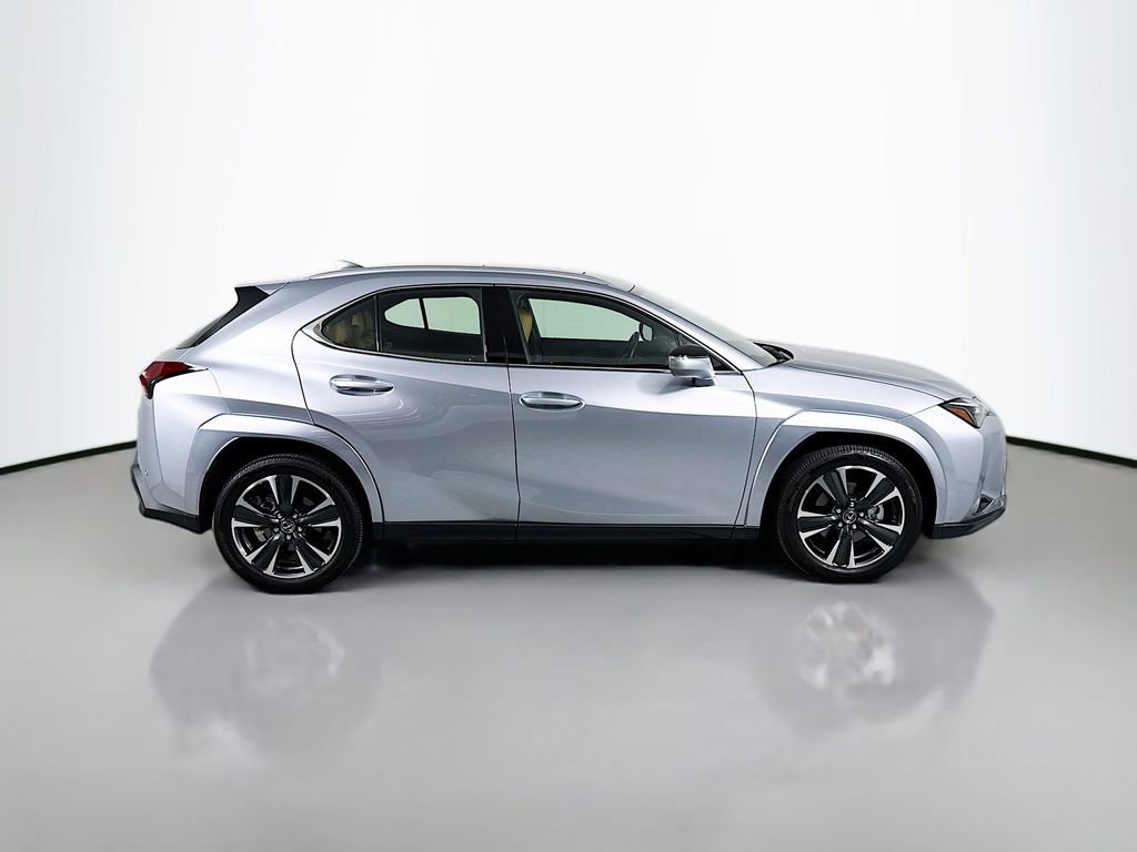 Certified 2025 Lexus UX 300h FWD image 4