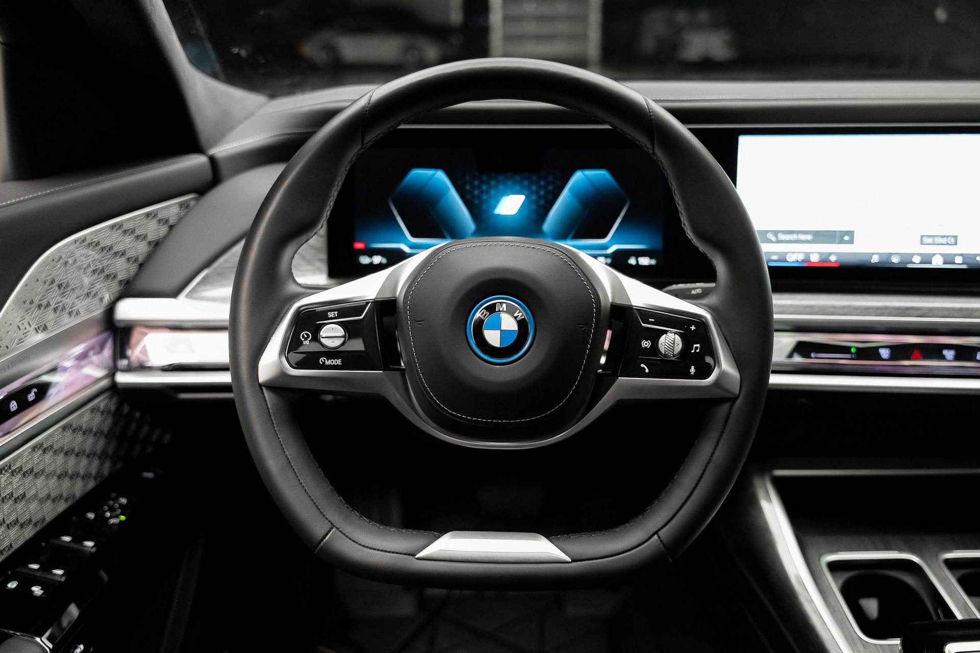 Used 2024 BMW i7 xDrive60 w/ Executive Package image 44