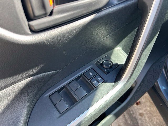Used 2025 Toyota RAV4 LE AWD/4WD image 16