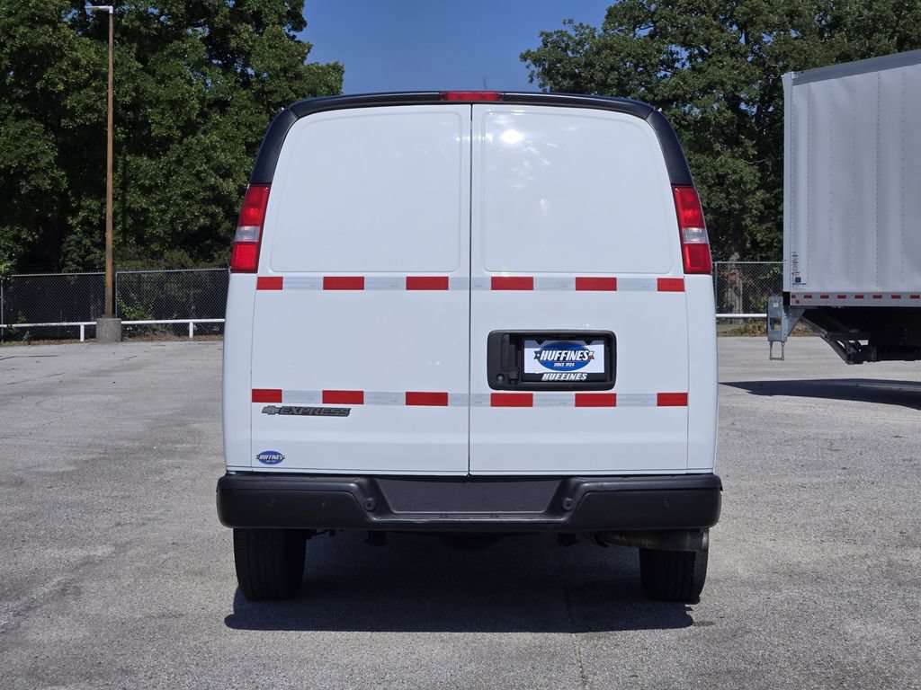 Used 2021 Chevrolet Express 2500 RWD image 6