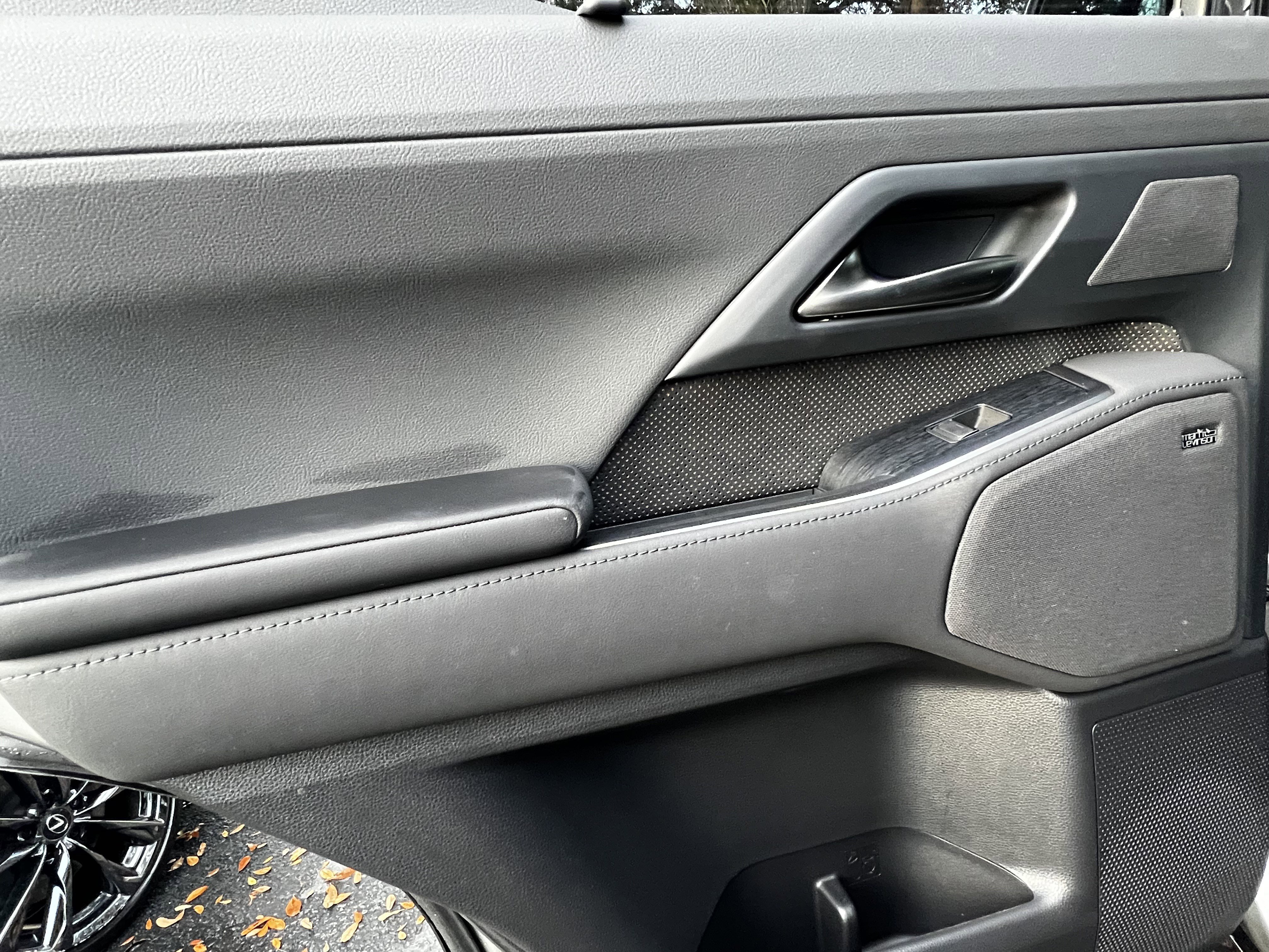 Certified 2024 Lexus GX 550 w/ Accessory Package (31) image 30