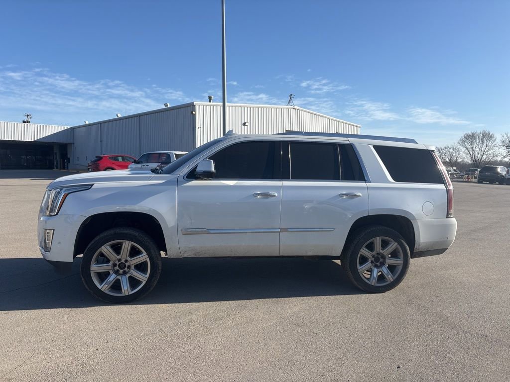Used 2020 Cadillac Escalade Premium Luxury AWD/4WD image 6