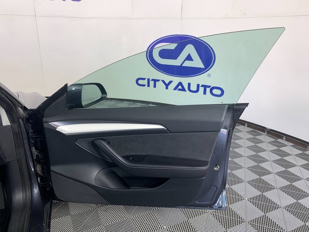 Used 2023 Tesla Model 3 Standard Range image 35