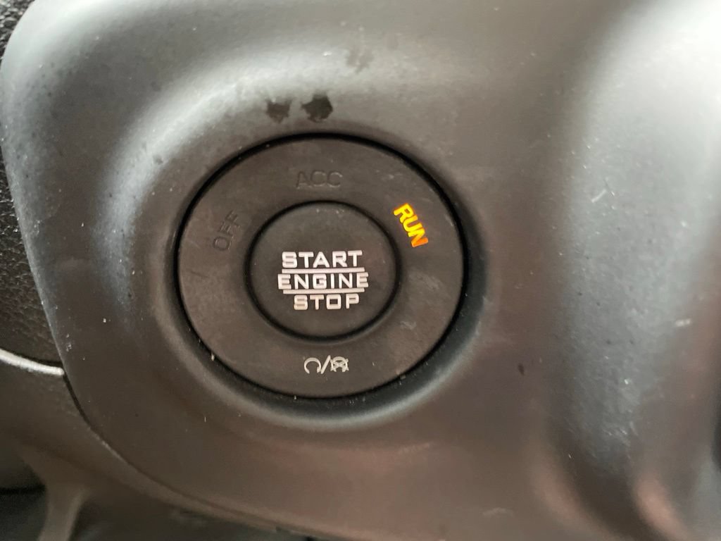 Used 2020 Jeep Wrangler Unlimited Sahara AWD/4WD image 19