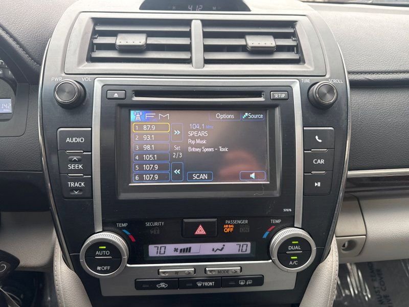 Used 2013 Toyota Camry XLE image 24