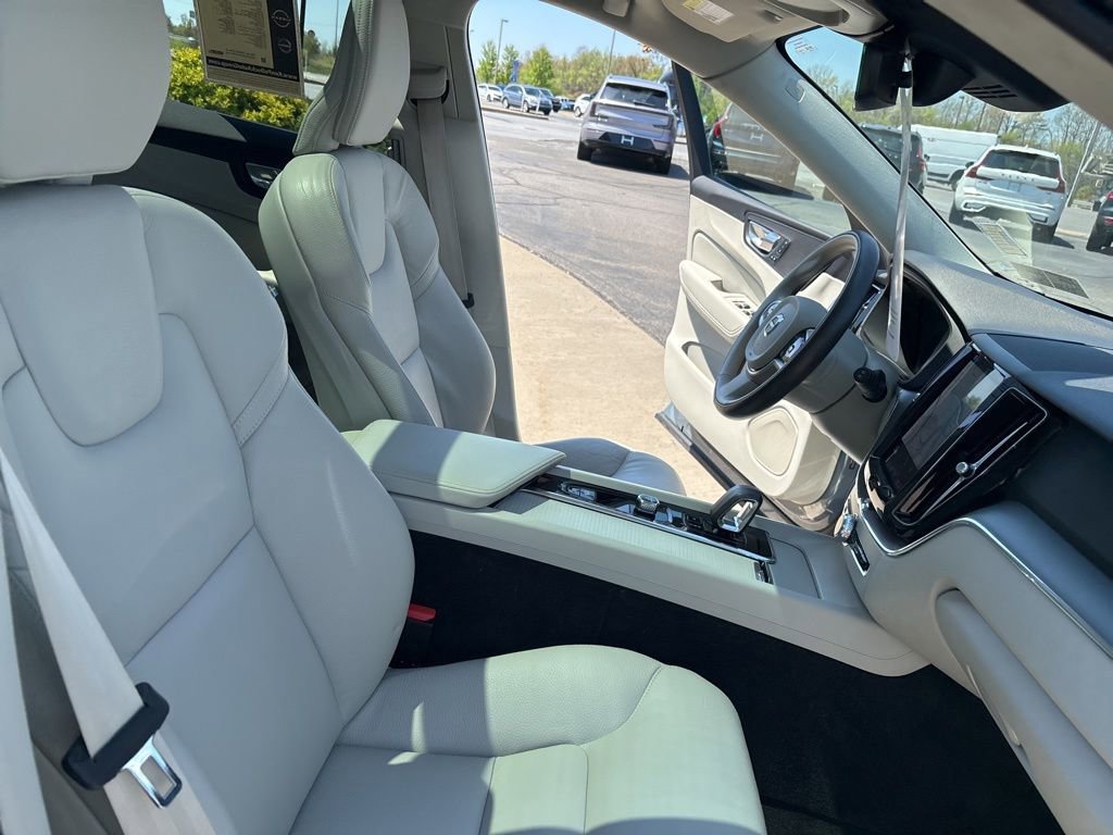 Certified 2023 Volvo XC60 B5 Core w/ Climate Package AWD/4WD image 41