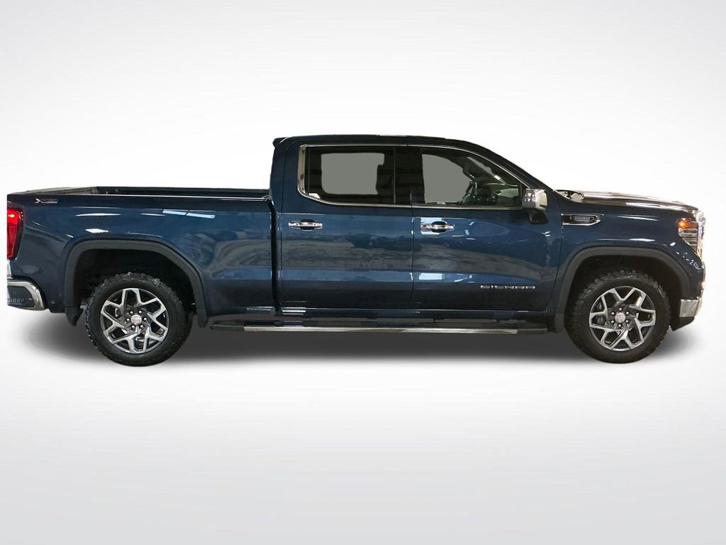 Used 2022 GMC Sierra 1500 SLT w/ SLT Premium Package AWD/4WD image 7