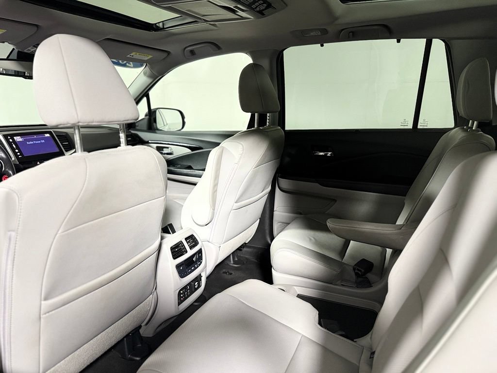 Used 2017 Honda Pilot Elite image 24