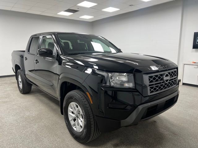 Used 2024 Nissan Frontier SV w/ Technology Package AWD/4WD image 2