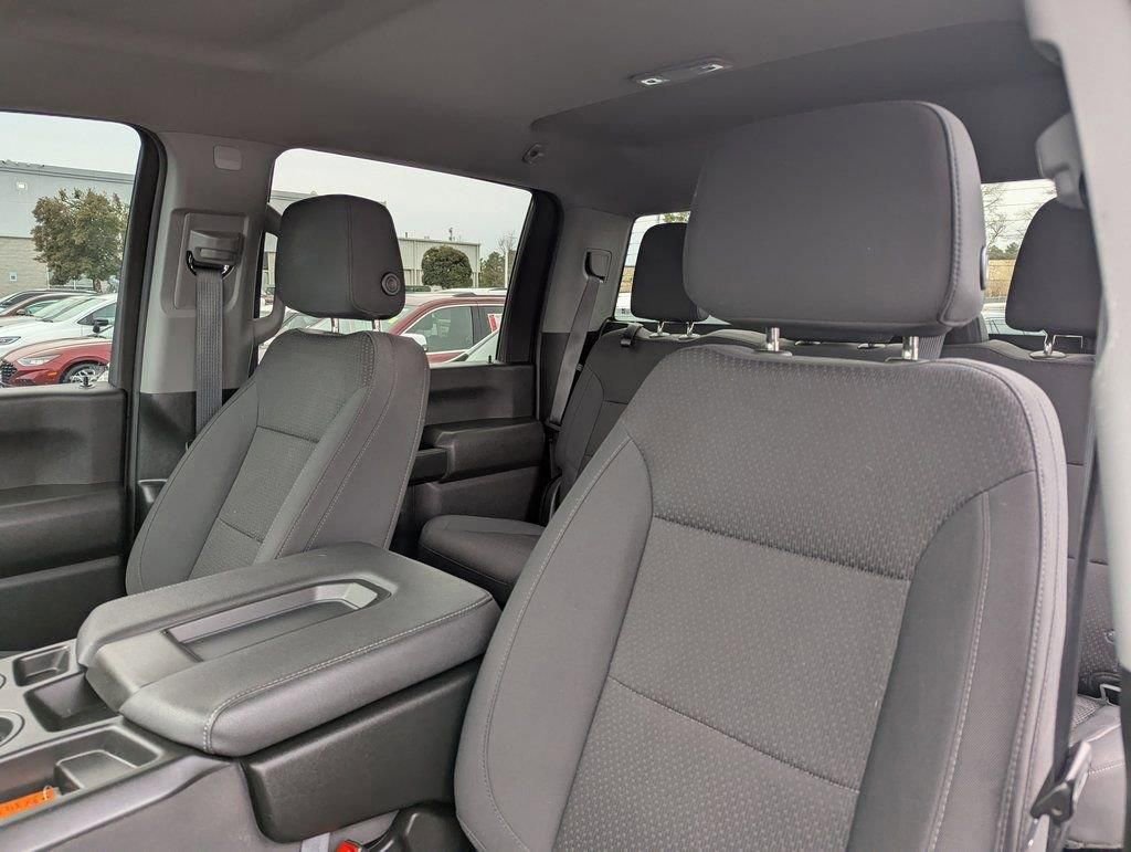 Used 2024 Chevrolet Silverado 3500 W/T image 15