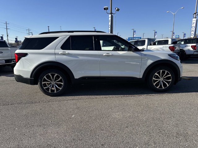 New 2026 Ford Explorer ST-Line w/ Premium Package RWD image 4