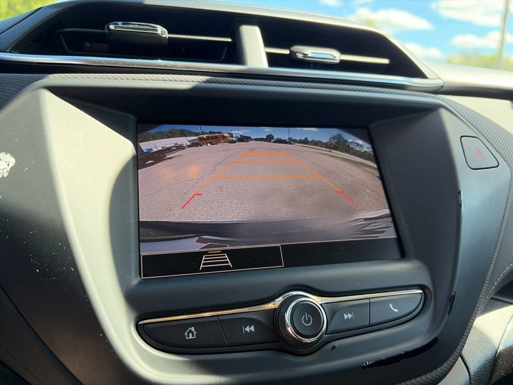 Used 2022 Chevrolet TrailBlazer LT w/ Confidence II Package FWD image 31