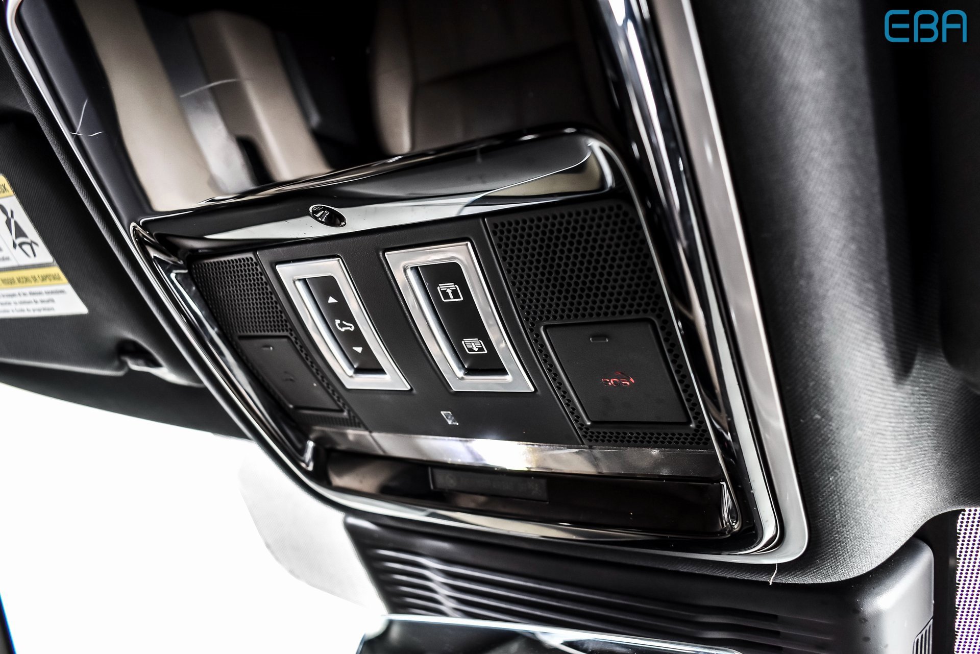 Used 2021 Land Rover Range Rover Velar R-Dynamic S image 29