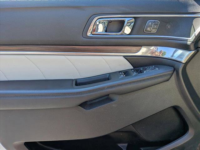 Used 2019 Ford Explorer Limited w/ Limited Luxury Package image 10