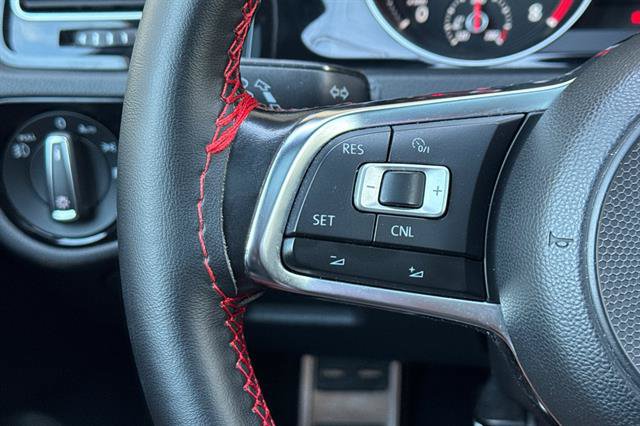 Used 2018 Volkswagen GTI SE w/ SE Leather Package FWD image 26