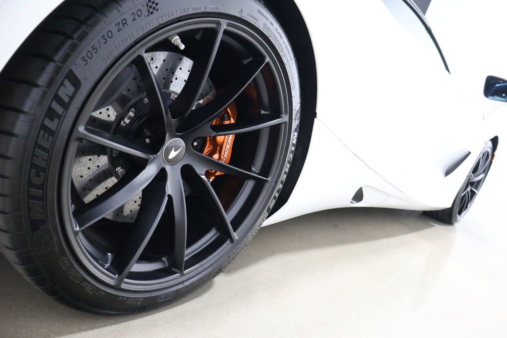 Used 2020 McLaren 720S Spider image 38