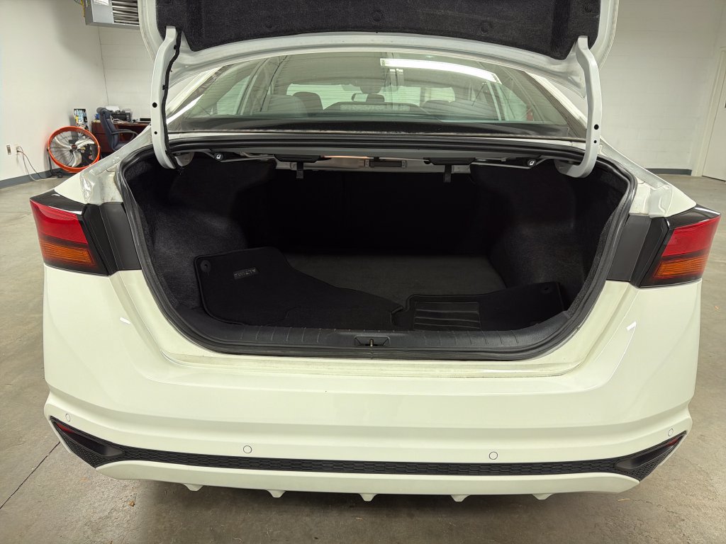 Used 2025 Nissan Altima 2.5 SV FWD image 17