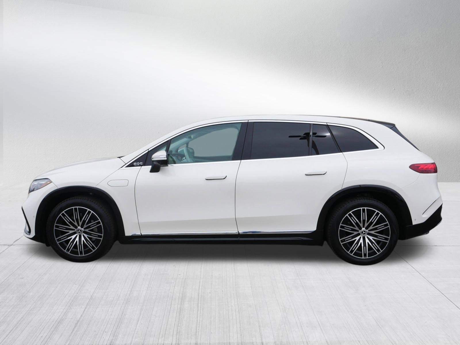 Used 2023 Mercedes-Benz EQS 580 4MATIC SUV image 4