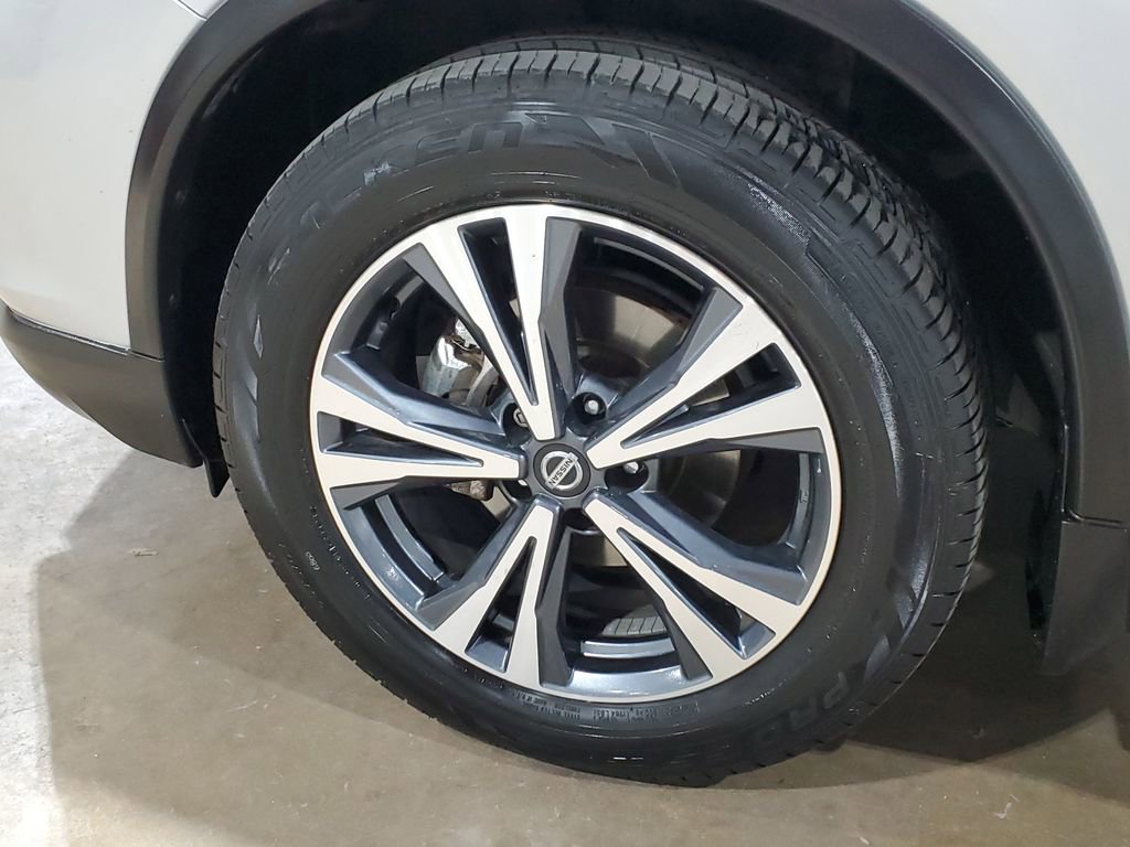 Used 2019 Nissan Rogue SV w/ Premium Package image 42