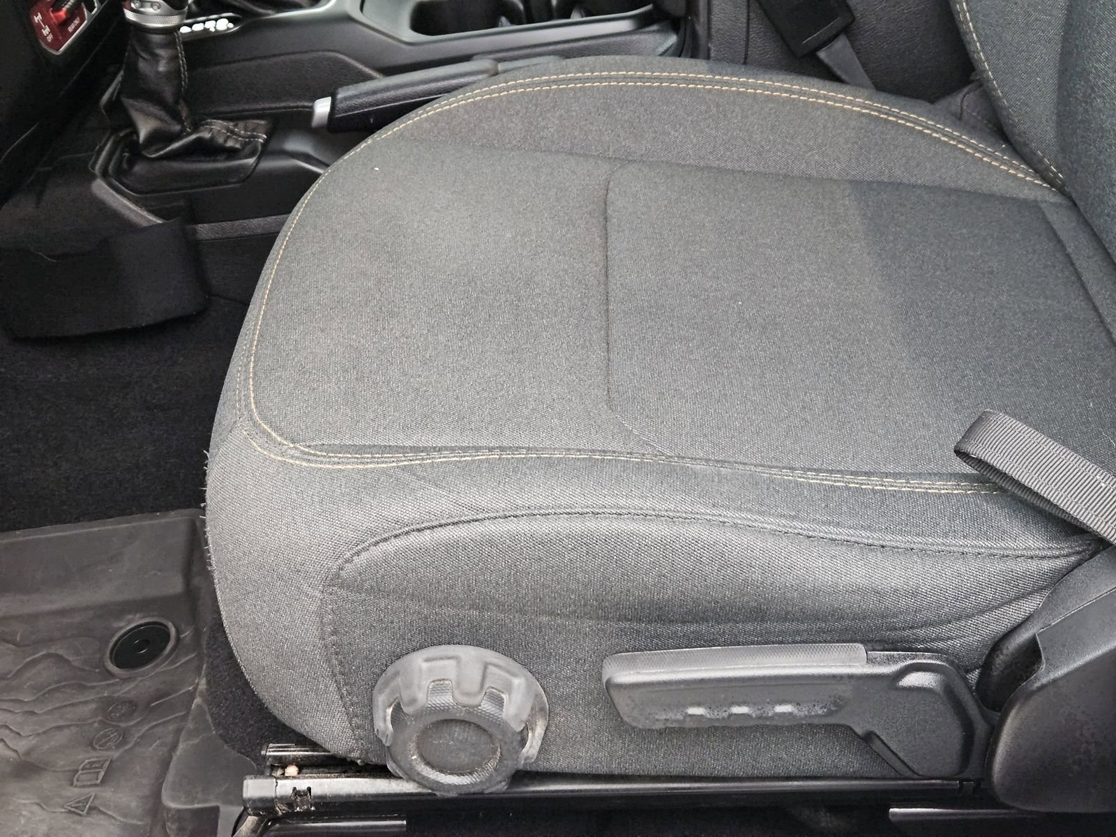 Used 2024 Jeep Gladiator Sport image 31