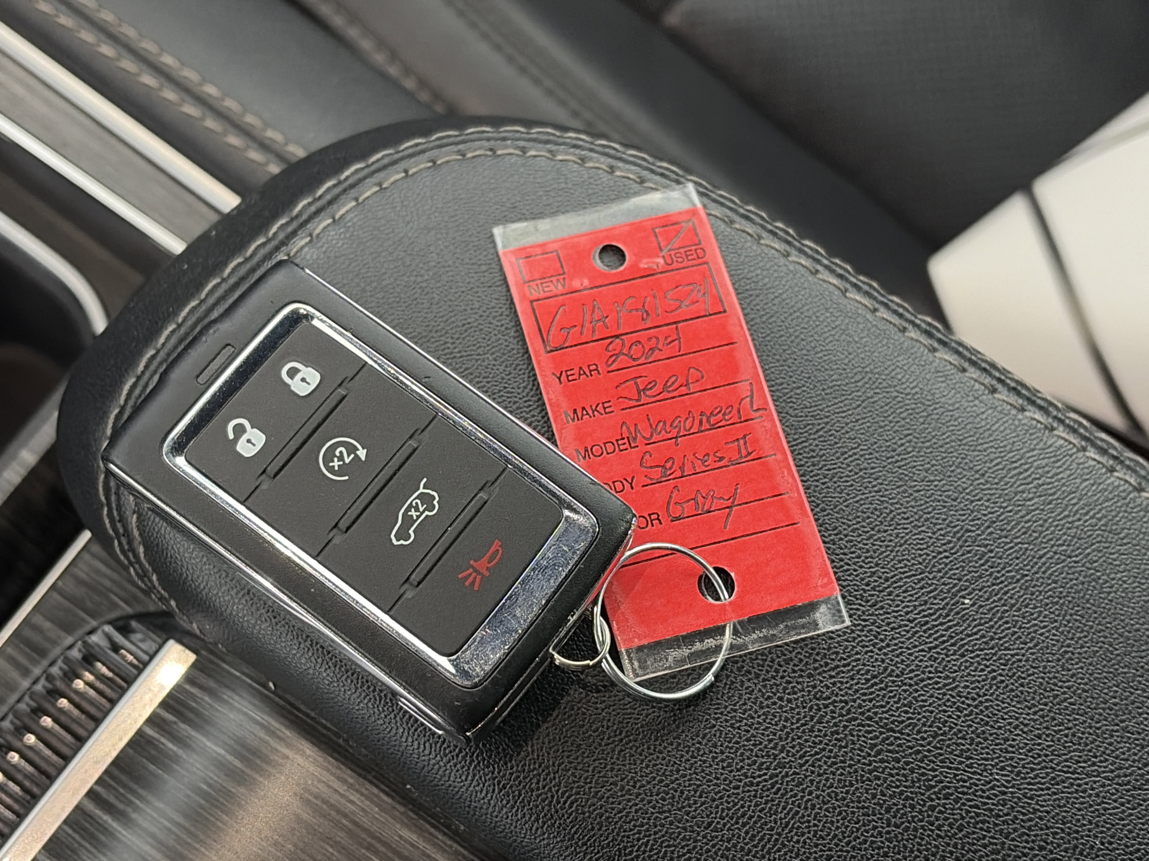 Used 2024 Jeep Wagoneer L Series II w/ Flexible Seating Group image 34