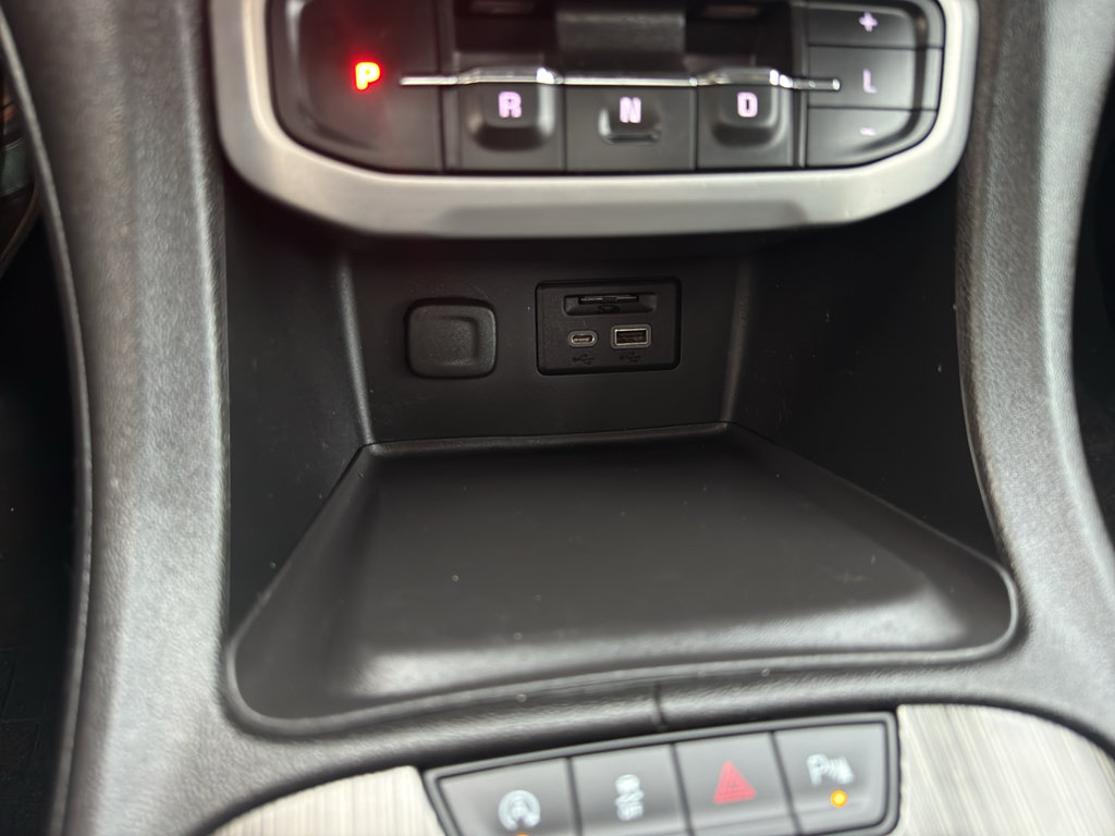 Certified 2023 GMC Acadia SLT w/ LPO, Floor Liner Package AWD/4WD image 21