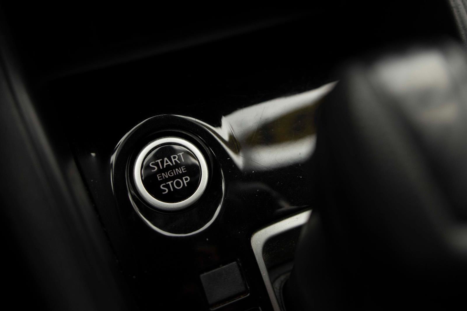 Used 2023 Nissan Versa SV image 10