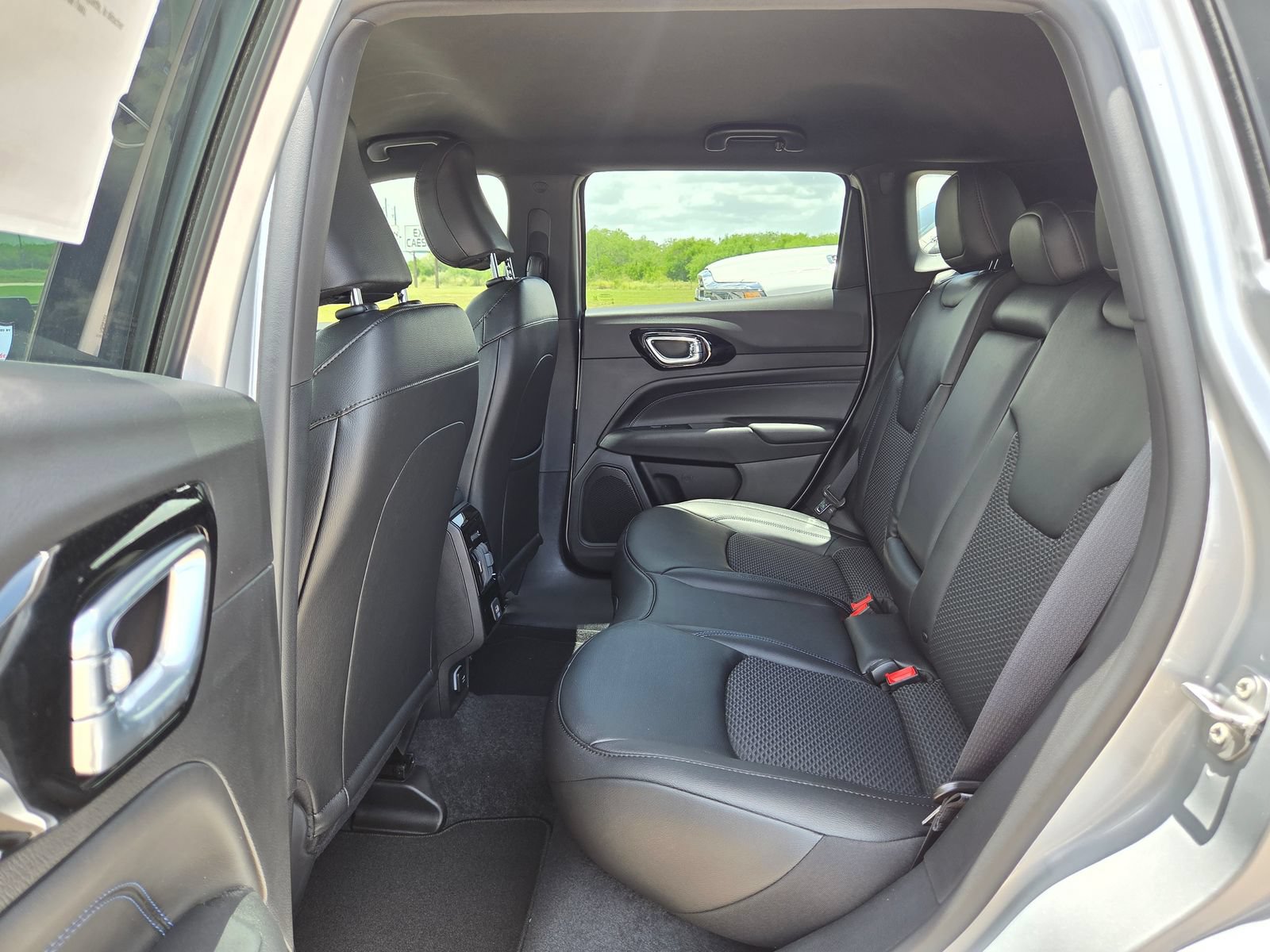New 2026 Jeep Compass Latitude AWD/4WD image 15
