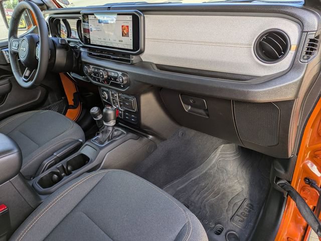 Certified 2025 Jeep Wrangler Willys image 28