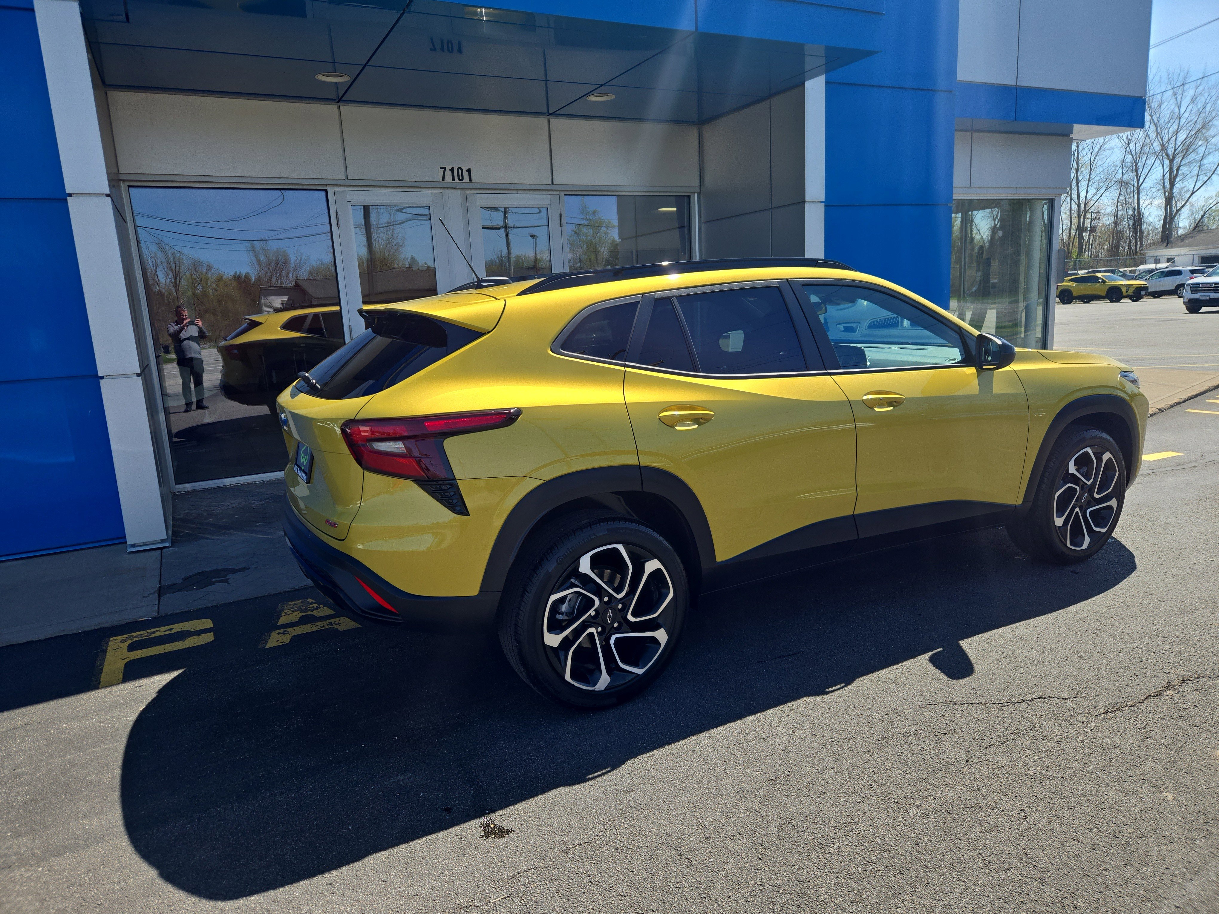 Used 2024 Chevrolet Trax RS w/ Driver Confidence Package FWD image 12