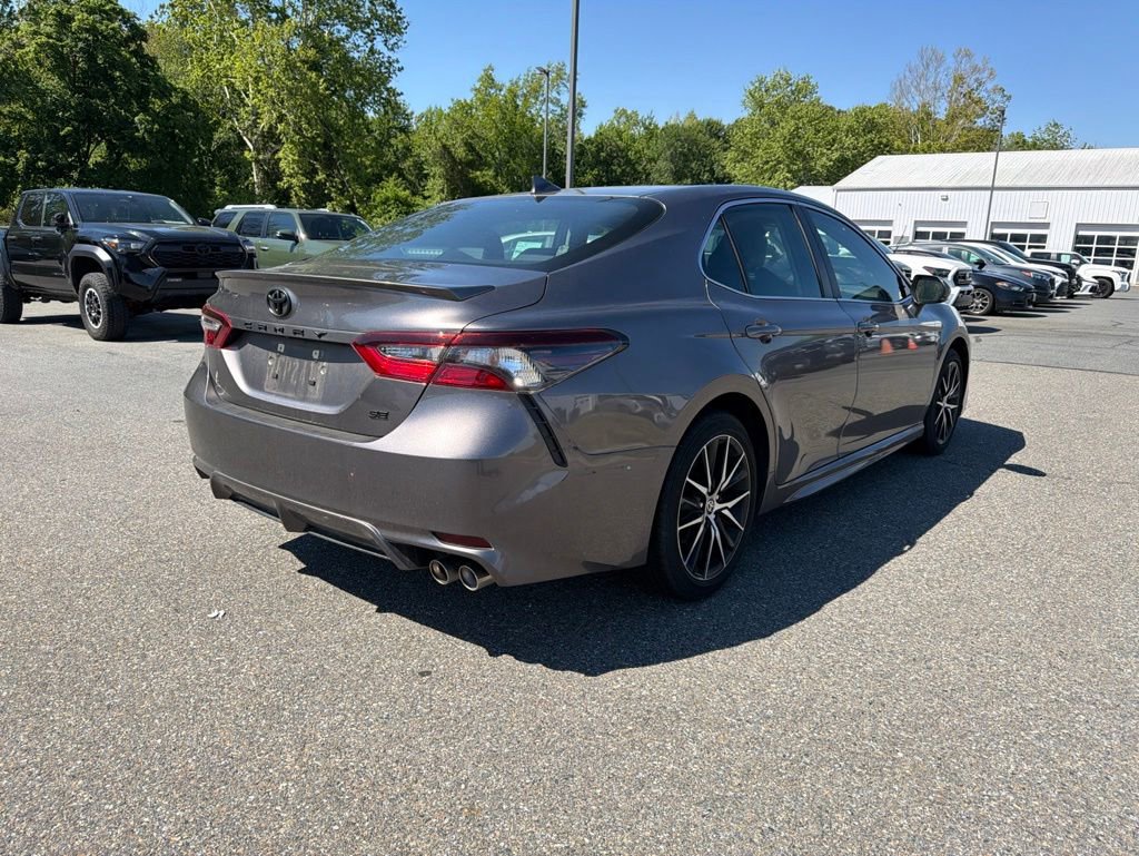 Used 2024 Toyota Camry SE FWD image 5
