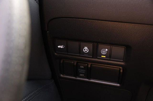 Used 2024 Nissan Armada SL w/ Captain's Chairs Package AWD/4WD image 24